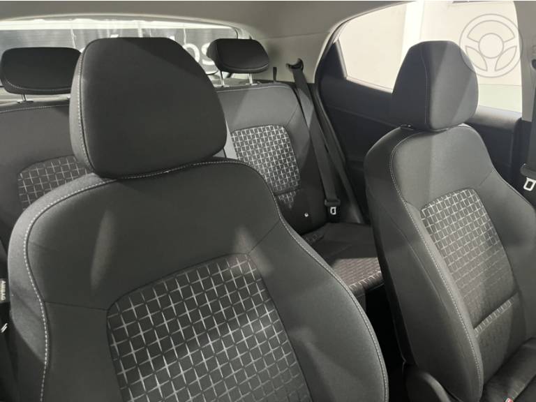 HYUNDAI - HB20 1.0 COMFORT PLUS 12V FLEX 4P MANUAL - 2023/2024 - BRANCA - R$ 72.900,00