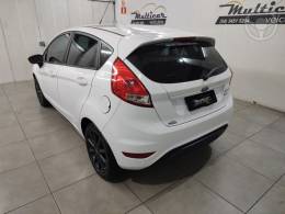 FORD - FIESTA 1.0 SEL ECOBOOST GTDI 12V 4P AUTOMÁTICO - 2018/2018 - BRANCA - R$ 62.500,00