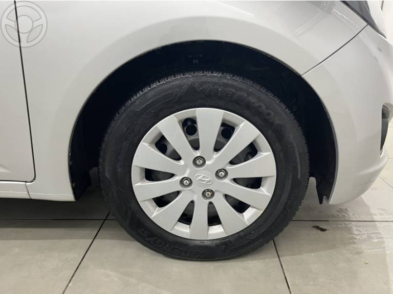 HYUNDAI - HB20 1.0 COMFORT PLUS 12V FLEX 4P MANUAL - 2015/2015 - PRATA - R$ 47.900,00