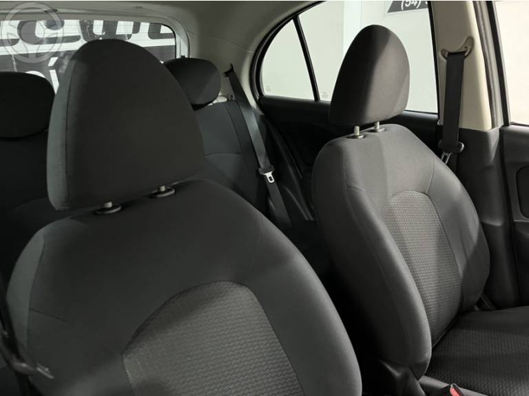 NISSAN - MARCH 1.0 S 16V FLEX 4P MANUAL - 2012/2013 - BRANCA - R$ 36.900,00