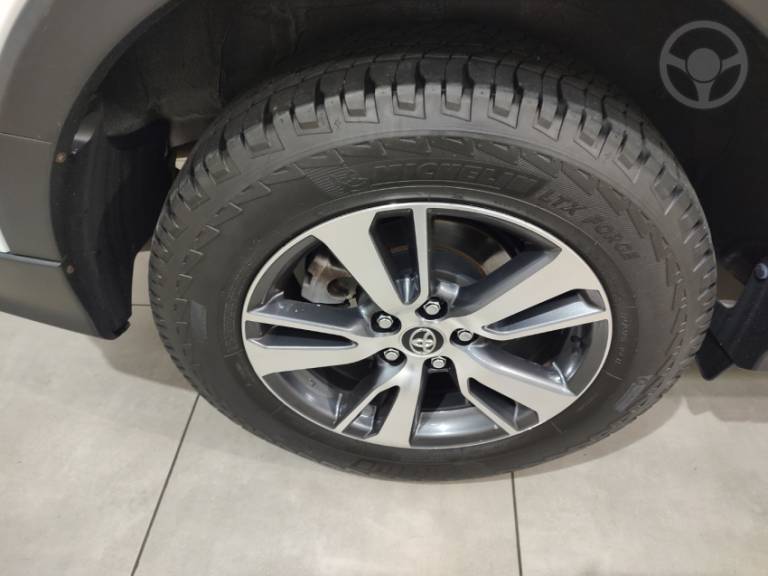 TOYOTA - RAV4 2.0 TOP 4X2 16V 4P AUTOMÁTICO - 2018/2018 - BRANCA - R$ 119.900,00