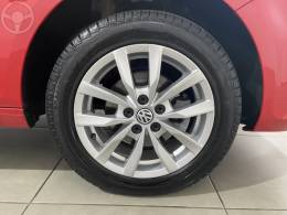 VOLKSWAGEN - FOX 1.6 MSI COMFORTLINE 8V FLEX 4P MANUAL - 2015/2015 - VERMELHA - R$ 51.900,00