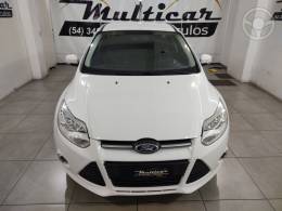 FORD - FOCUS 1.6 SE HATCH 16V FLEX 4P AUTOMÁTICO - 2014/2015 - BRANCA - R$ 54.900,00