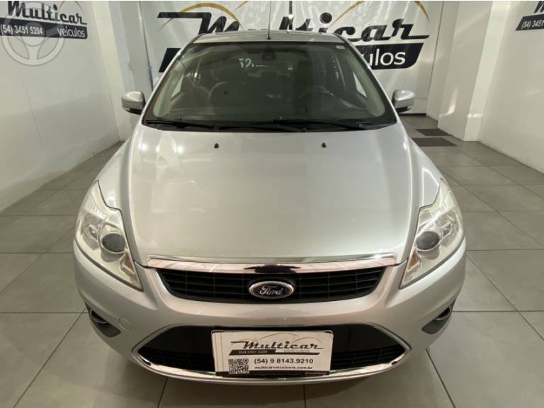 FORD - FOCUS 2.0 TITANIUM HATCH 16V FLEX 4P AUTOMÁTICO - 2012/2013 - PRATA - R$ 50.000,00