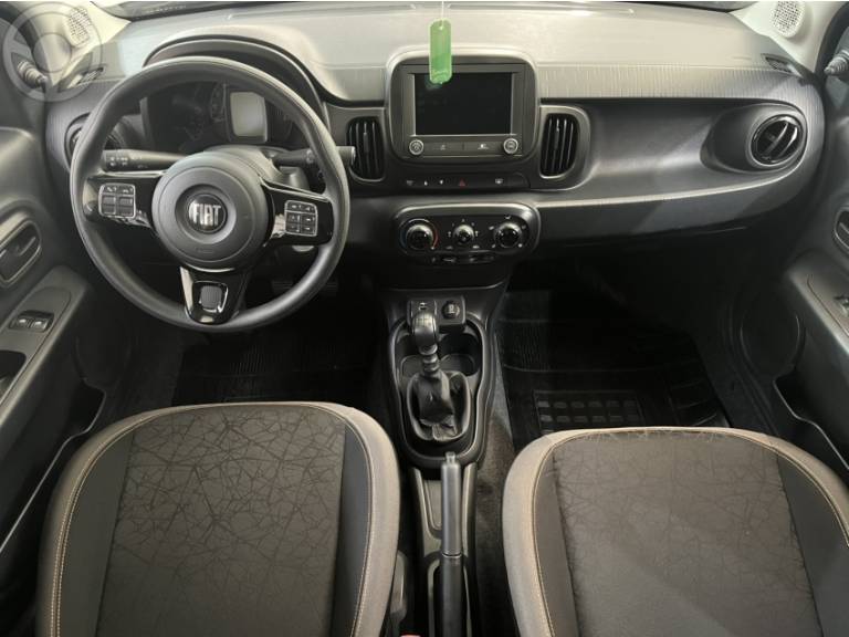 FIAT - MOBI 1.0 TREKKING 8V FLEX 4P MANUAL - 2023/2024 - CINZA - R$ 63.900,00