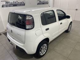 FIAT - UNO 1.0 EVO ATTRACTIVE 8V FLEX 4P MANUAL - 2015/2016 - BRANCA - R$ 40.500,00