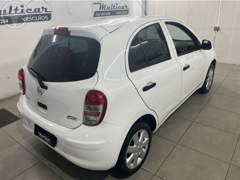 NISSAN - MARCH 1.0 S 16V FLEX 4P MANUAL - 2012/2013 - BRANCA - R$ 36.900,00