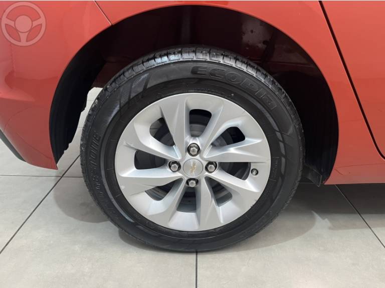 CHEVROLET - ONIX 1.0 LT 12V FLEX 4P MANUAL - 2020/2020 - LARANJA - R$ 63.900,00