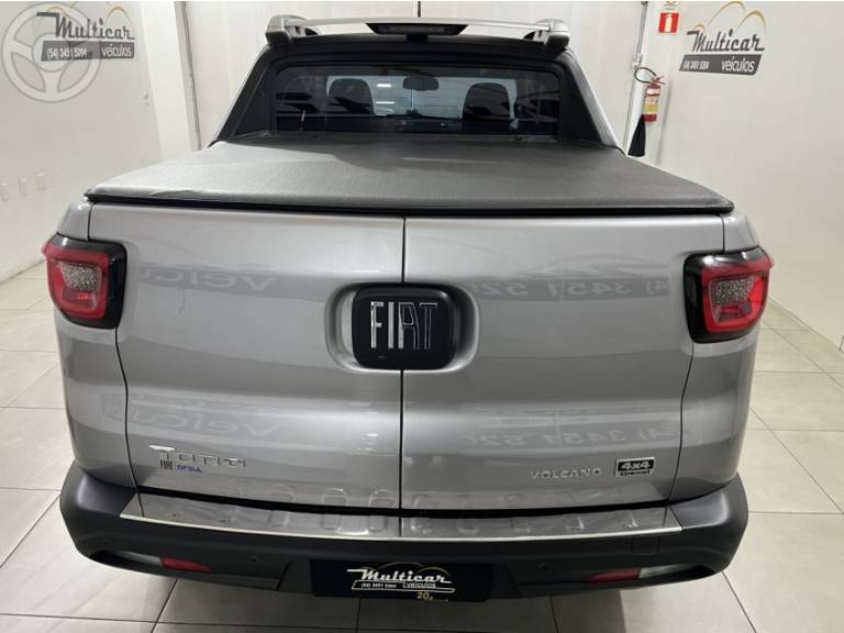 FIAT - TORO 2.0 16V TURBO DIESEL VOLCANO AT9 4X4 AUTOMÁTICO - 2024/2024 - PRATA - R$ 159.900,00