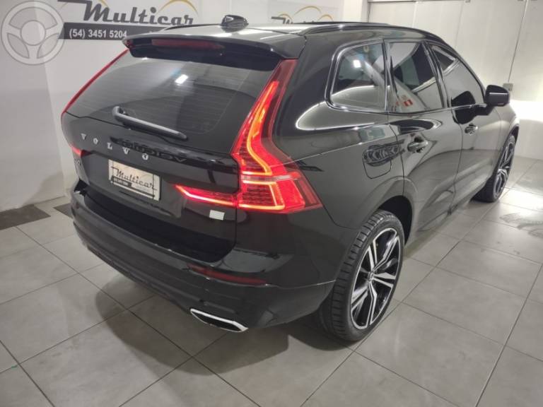 VOLVO - XC60 2.0 T8 R DESIGN HYBRID 4P AUTOMÁTICO - 2021/2021 - PRETA - R$ 275.000,00