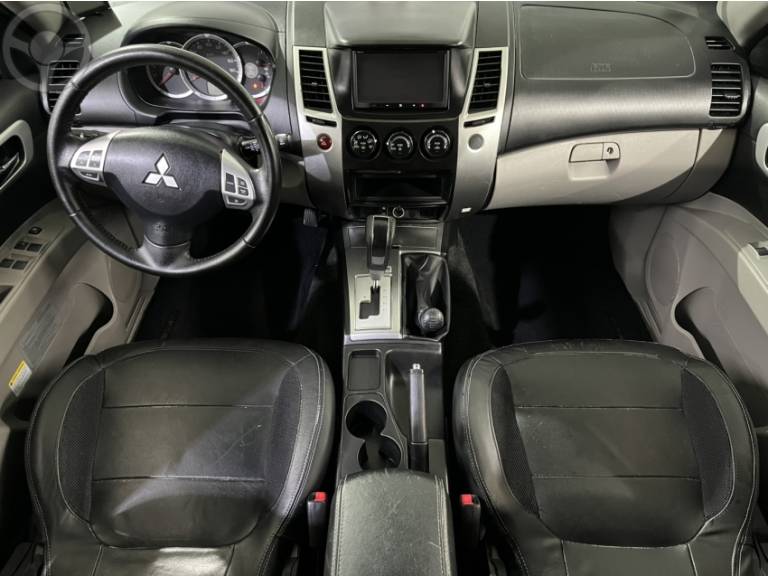 MITSUBISHI - PAJERO DAKAR 3.2 HPE 4X4 7 LUGARES 16V TURBO INTERCOOLER DIESEL 4P AUTOMÁTICO - 2011/2012 - PRETA - R$ 103.900,00