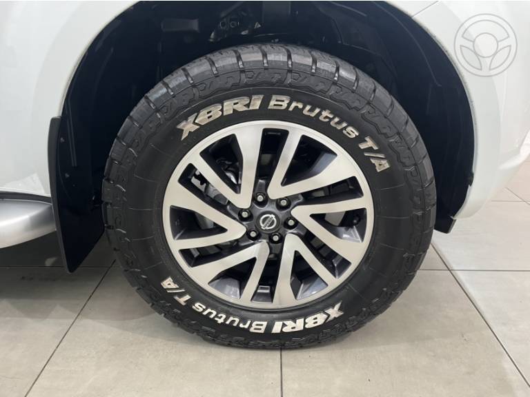 NISSAN - FRONTIER 2.3 XE 4X4 CD BI TURBO DIESEL 4P AUTOMÁTICO - 2022/2022 - BRANCA - R$ 164.500,00
