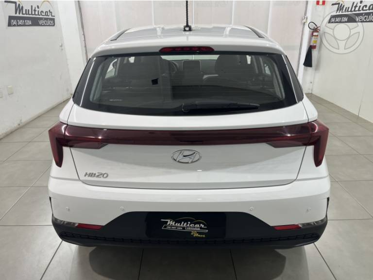 HYUNDAI - HB20 1.0 COMFORT PLUS 12V FLEX 4P MANUAL - 2023/2024 - BRANCA - R$ 72.900,00