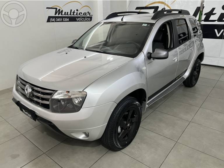 RENAULT - DUSTER 2.0 TECH ROAD 4X2 16V FLEX 4P MANUAL - 2013/2014 - PRATA - R$ 52.900,00