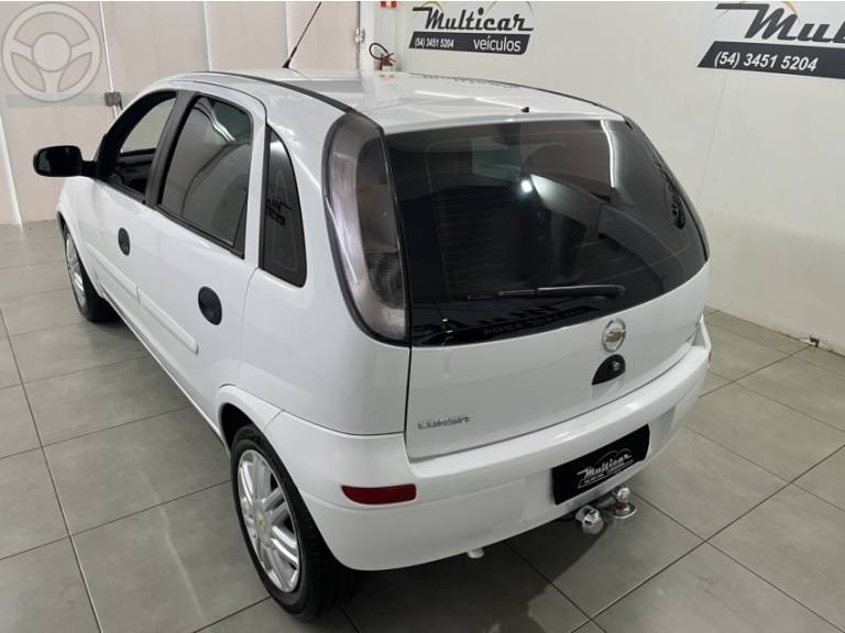 CHEVROLET - CORSA 1.4 MPFI MAXX 8V FLEX 4P MANUAL - 2011/2012 - BRANCA - R$ 34.900,00