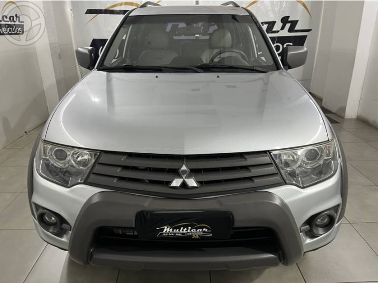 MITSUBISHI - PAJERO 3.2 OUTDOOR 4X4 5 LUGARES 16V TURBO INTERCOOLER DIESEL 4P AUTOMÁTICO - 2016/2017 - PRATA - R$ 129.000,00