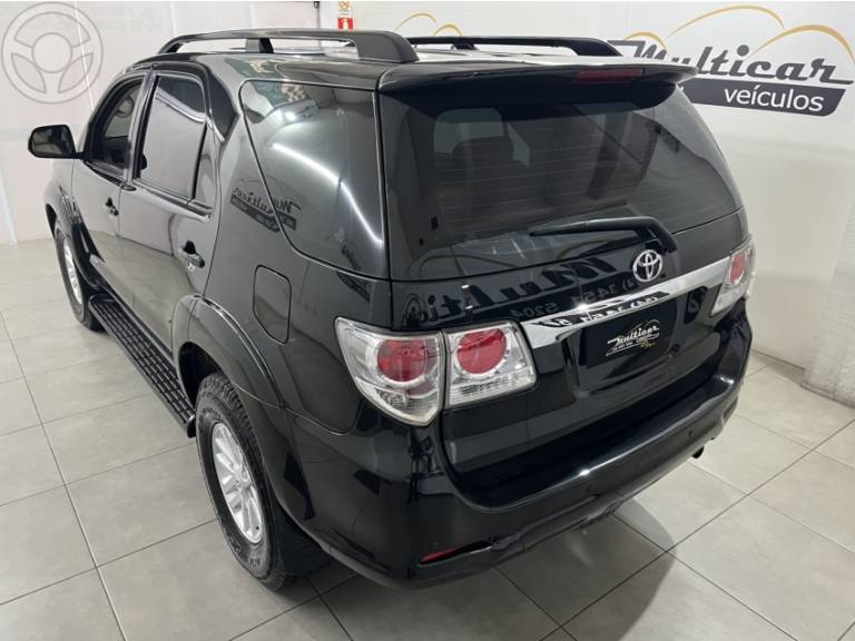 TOYOTA - HILUX SW4 3.0 SRV 4X4 16V TURBO INTERCOOLER DIESEL 4P AUTOMÁTICO - 2012/2013 - PRETA - R$ 139.900,00