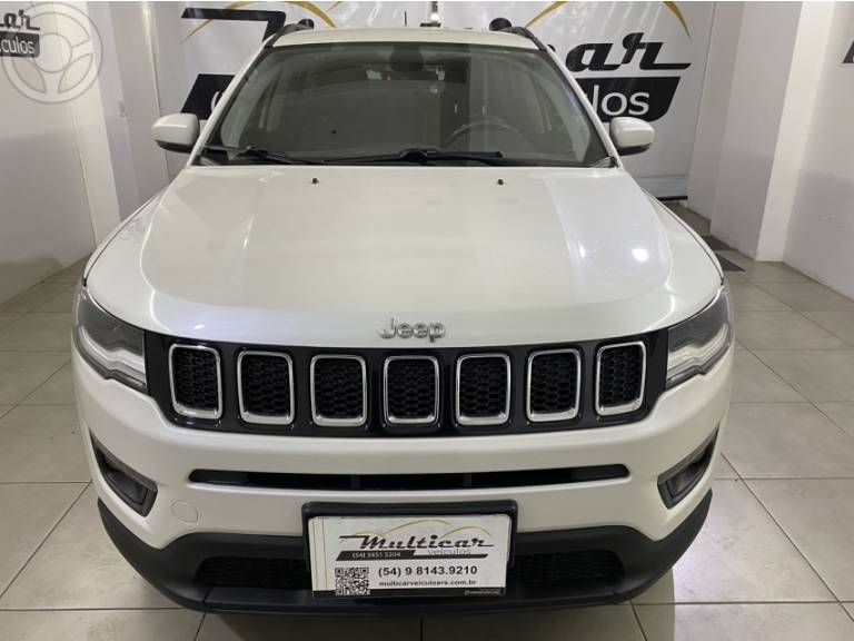 JEEP - COMPASS 2.0 16V FLEX LONGITUDE AUTOMÁTICO - 2017/2018 - BRANCA - R$ 95.900,00