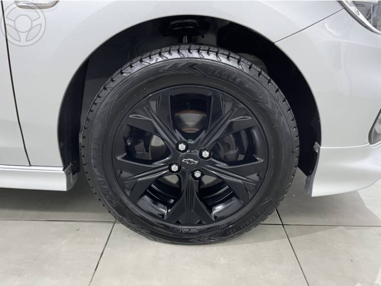CHEVROLET - ONIX 1.0 LT 12V FLEX 4P MANUAL - 2021/2021 - PRATA - R$ 73.500,00