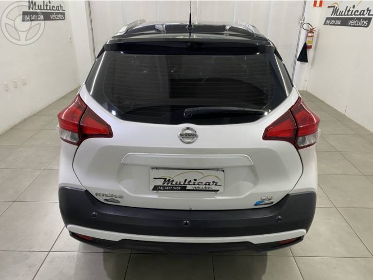 NISSAN - KICKS 1.6 16V FLEX SV 4P XTRONIC - 2018/2018 - BRANCA - R$ 83.000,00