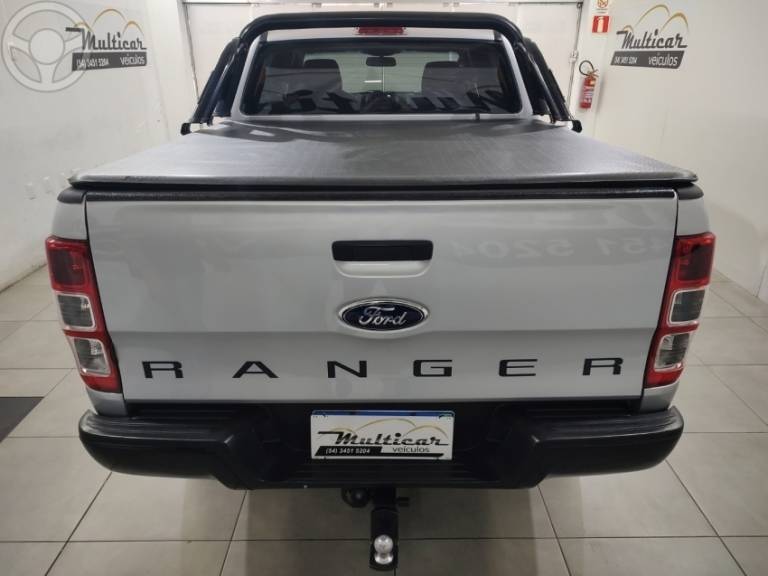 FORD - RANGER 2.2 XL 4X4 CD 16V DIESEL 4P MANUAL - 2012/2013 - PRATA - R$ 89.900,00