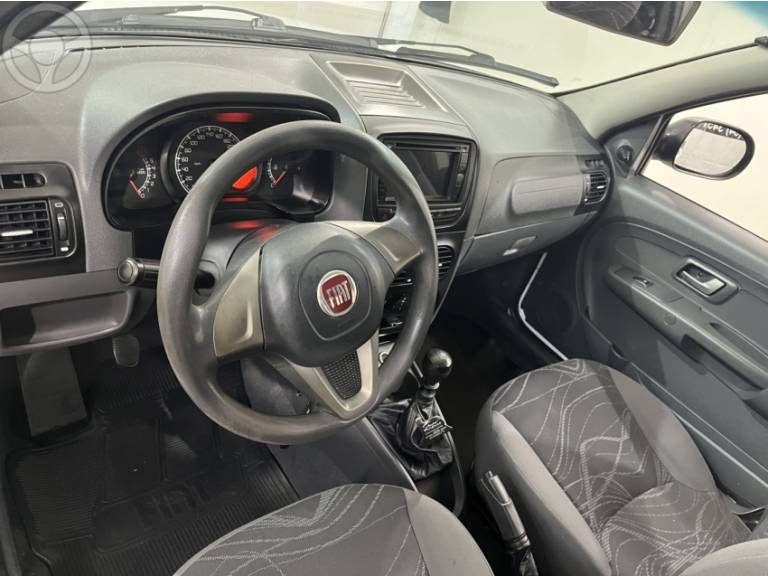 FIAT - STRADA 1.4 MPI HARD WORKING CS 8V FLEX 2P MANUAL - 2016/2017 - BRANCA - R$ 52.900,00