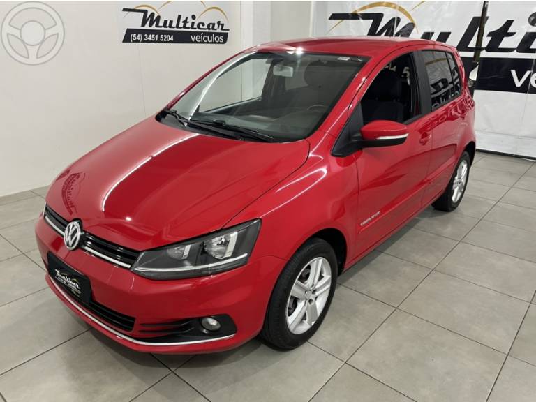VOLKSWAGEN - FOX 1.6 MSI COMFORTLINE 8V FLEX 4P MANUAL - 2015/2016 - VERMELHA - R$ 51.900,00