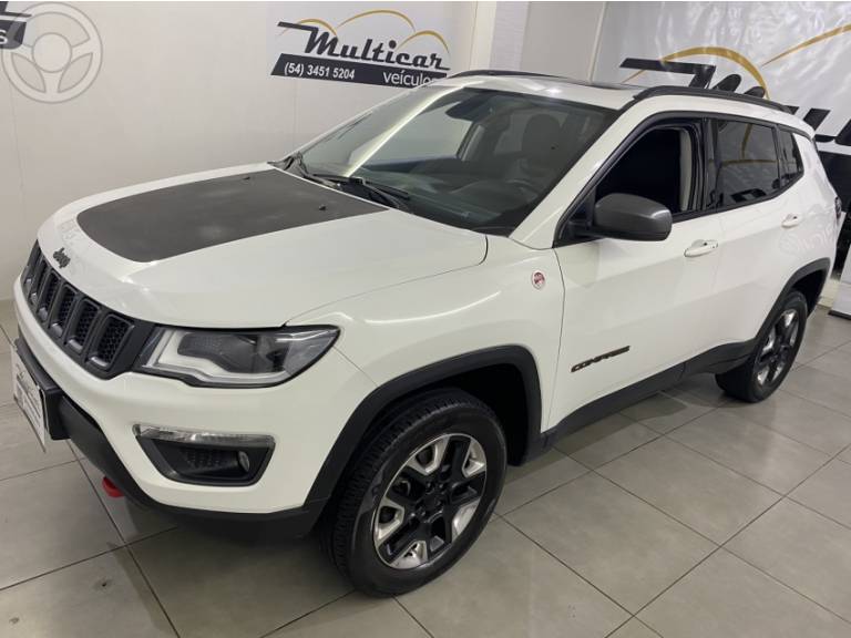 JEEP - COMPASS 2.0 16V DIESEL TRAILHAWK 4X4 AUTOMÁTICO - 2018/2018 - BRANCA - R$ 124.900,00