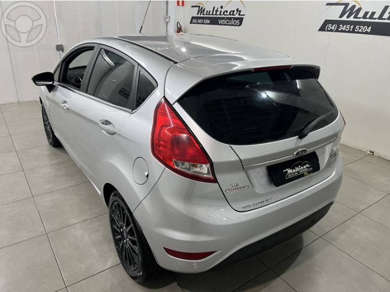 FORD - FIESTA 1.6 TITANIUM HATCH 16V FLEX 4P AUTOMÁTICO - 2014/2015 - PRATA - R$ 48.900,00