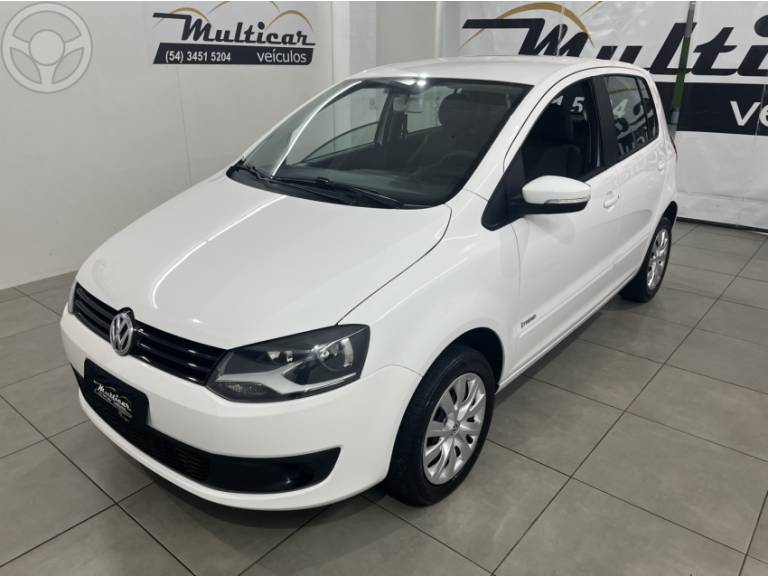 VOLKSWAGEN - FOX 1.6 MI 8V FLEX 4P MANUAL - 2013/2013 - BRANCA - R$ 40.500,00