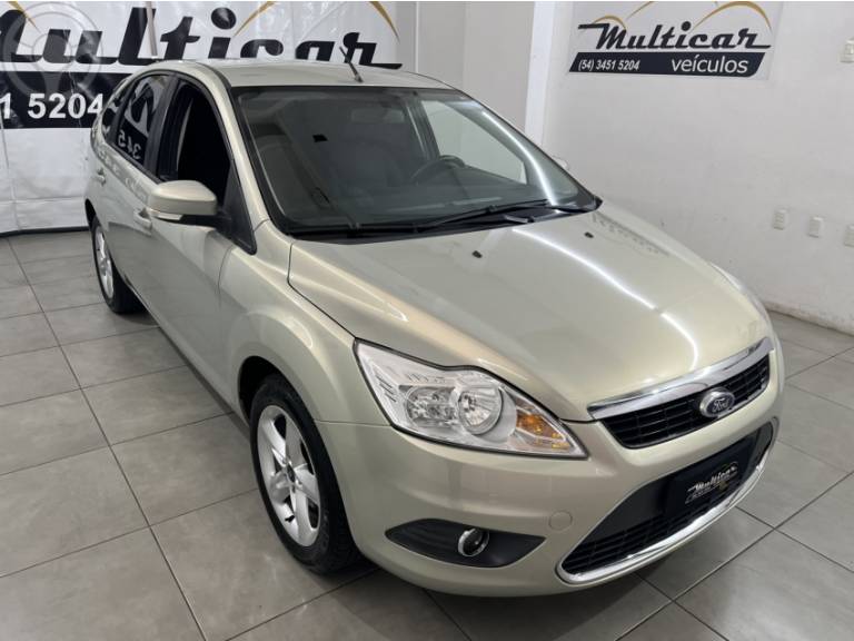 FORD - FOCUS 1.6 GLX 16V FLEX 4P MANUAL - 2011/2012 - PRATA - R$ 44.500,00