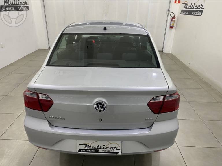 VOLKSWAGEN - VOYAGE 1.6 MSI TOTALFLEX 4P AUTOMÁTICO - 2022/2022 - PRATA - R$ 71.900,00