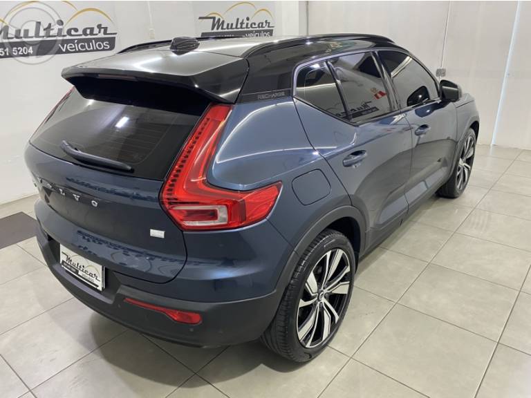 VOLVO - XC 40 1.5 T5 HÍBRIDO R-DESIGN FWD - 2021/2022 - AZUL - R$ 249.000,00