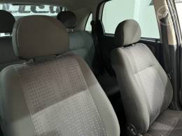 CHEVROLET - CORSA 1.4 MPFI MAXX 8V FLEX 4P MANUAL - 2011/2012 - BRANCA - R$ 34.900,00