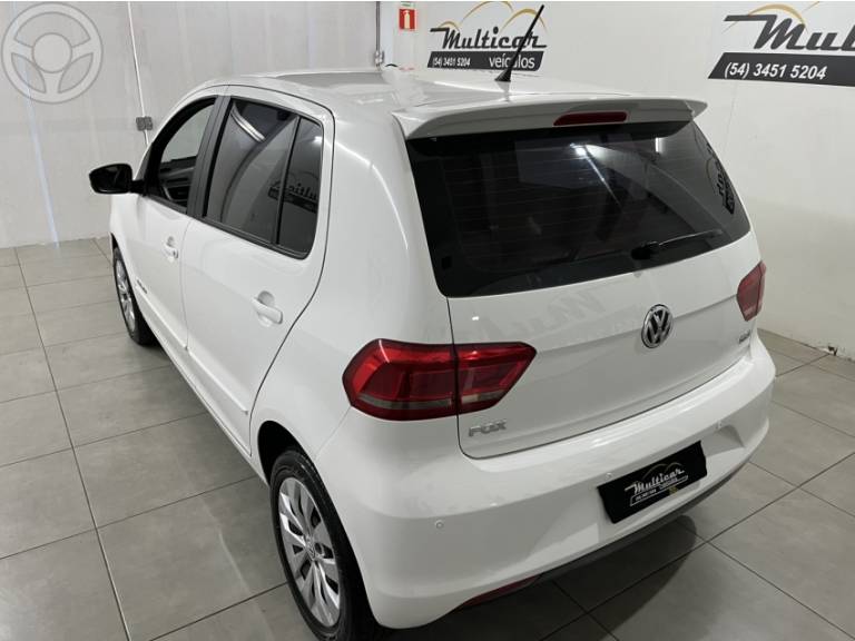 VOLKSWAGEN - FOX 1.6 MSI COMFORTLINE 8V FLEX 4P MANUAL - 2015/2015 - BRANCA - R$ 49.900,00