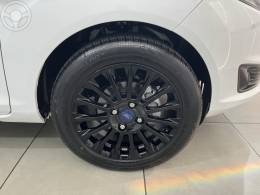 FORD - FIESTA 1.6 SE HATCH 16V FLEX 4P MANUAL - 2017/2017 - BRANCA - R$ 55.900,00