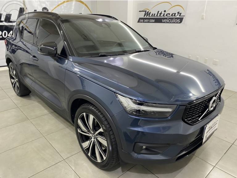 VOLVO - XC 40 1.5 T5 HÍBRIDO R-DESIGN FWD - 2021/2022 - AZUL - R$ 239.000,00