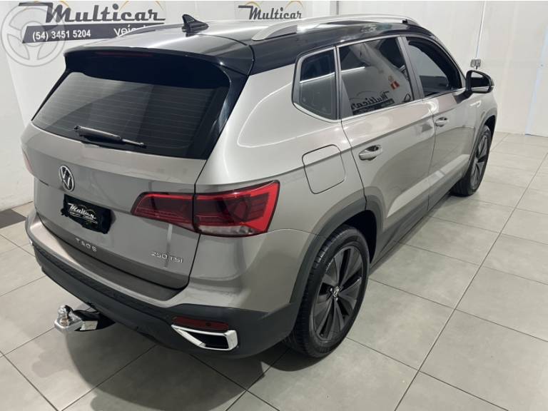 VOLKSWAGEN - TAOS 1.4 16V HIGHLINE TSI FLEX 4P AUTOMÁTICO - 2022/2022 - BEGE - R$ 147.900,00