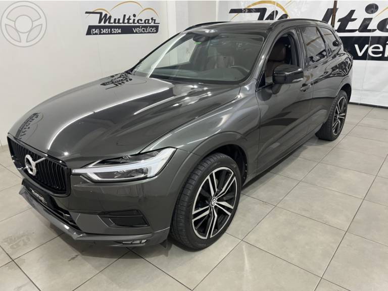VOLVO - XC60 2.0 D5 MOMENTUM AWD DIESEL 4P AUTOMÁTICO - 2018/2019 - CINZA - R$ 159.900,00
