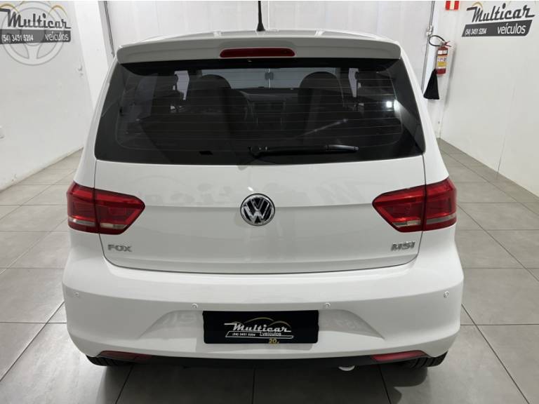 VOLKSWAGEN - FOX 1.6 MSI COMFORTLINE 8V FLEX 4P MANUAL - 2015/2015 - BRANCA - R$ 49.900,00