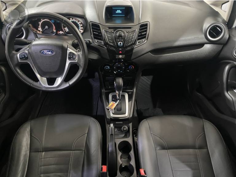 FORD - FIESTA 1.6 TITANIUM SEDAN 16V FLEX 4P AUTOMÁTICO - 2014/2015 - BRANCA - R$ 49.900,00