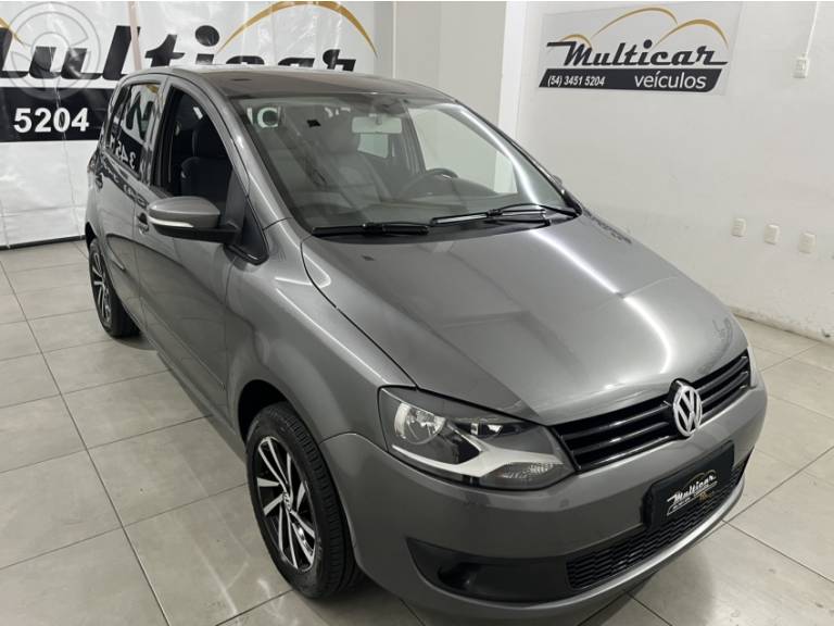 VOLKSWAGEN - FOX 1.0 MI 8V FLEX 4P MANUAL - 2012/2012 - CINZA - R$ 34.500,00