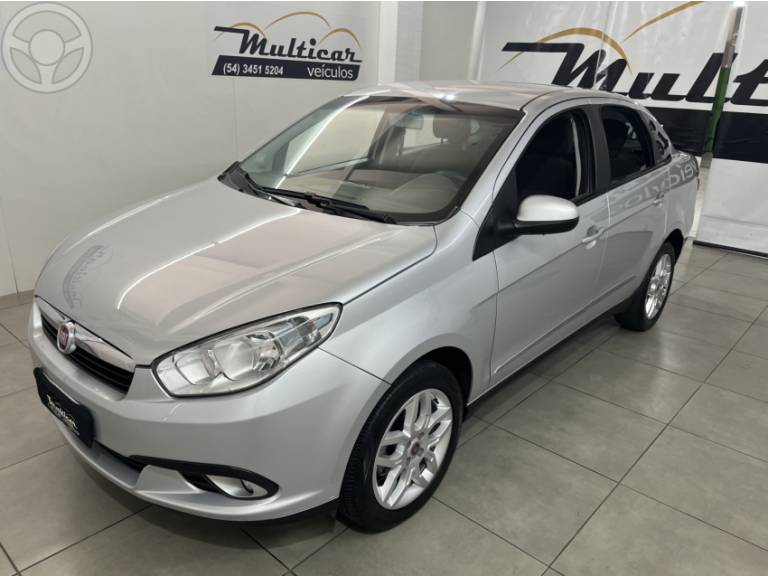FIAT - GRAND SIENA 1.6 MPI ESSENCE 16V FLEX 4P AUTOMATIZADO - 2015/2015 - PRATA - R$ 41.000,00