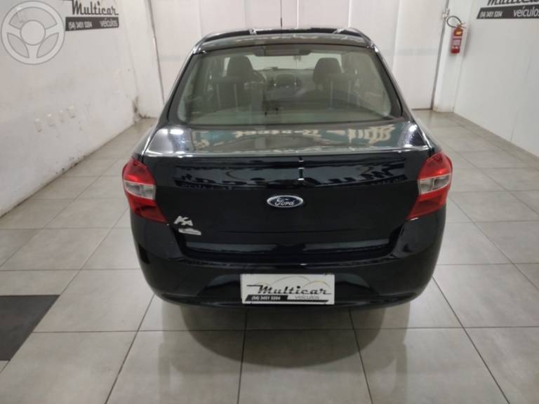 FORD - KA 1.0 SE 12V FLEX 4P MANUAL - 2015/2016 - PRETA - R$ 41.900,00