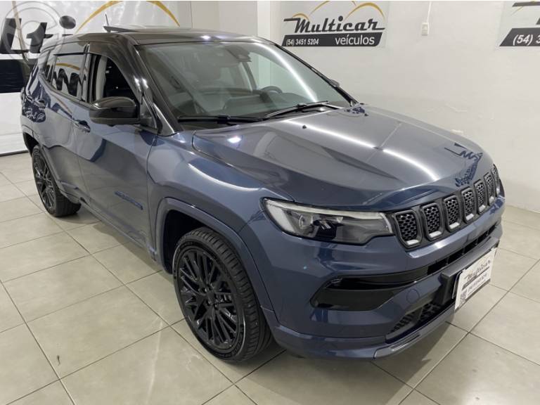 JEEP - COMPASS 1.3 S 4XE TURBO HIBRIDO 4P AUTOMÁTICO - 2022/2022 - AZUL - R$ 214.900,00