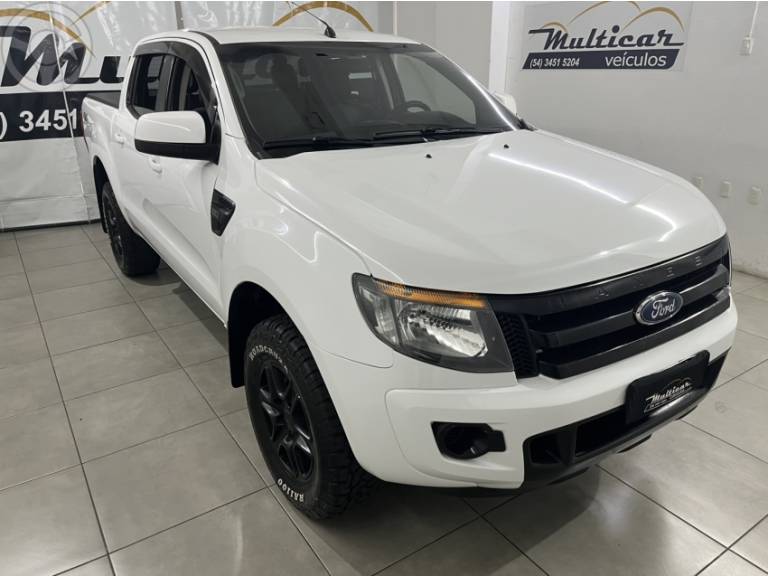 FORD - RANGER 2.2 XL 4X4 CD 16V DIESEL 4P MANUAL - 2014/2015 - BRANCA - R$ 93.900,00