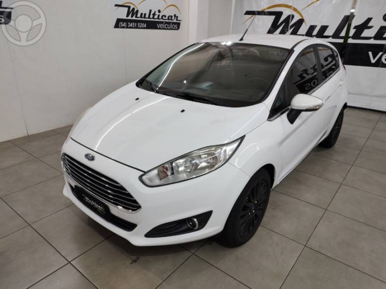 FORD - FIESTA 1.6 TITANIUM PLUS HATCH 16V FLEX 4P AUTOMÁTICO - 2016/2016 - BRANCA - R$ 55.900,00