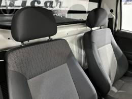VOLKSWAGEN - SAVEIRO 1.6 MI CS 8V FLEX 2P MANUAL G.VI - 2014/2014 - BRANCA - R$ 42.000,00