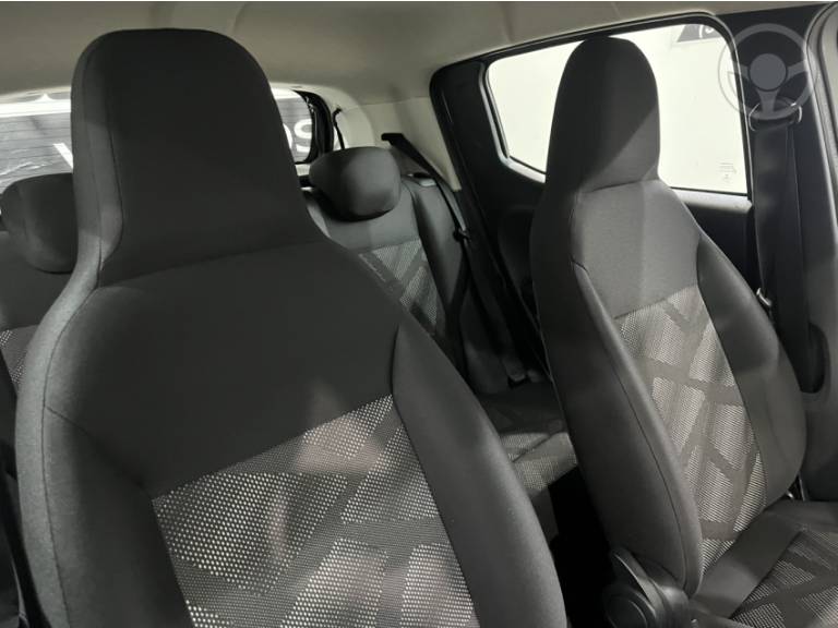 FIAT - MOBI 1.0 8V EVO FLEX LIKE. MANUAL - 2021/2022 - PRATA - R$ 49.900,00