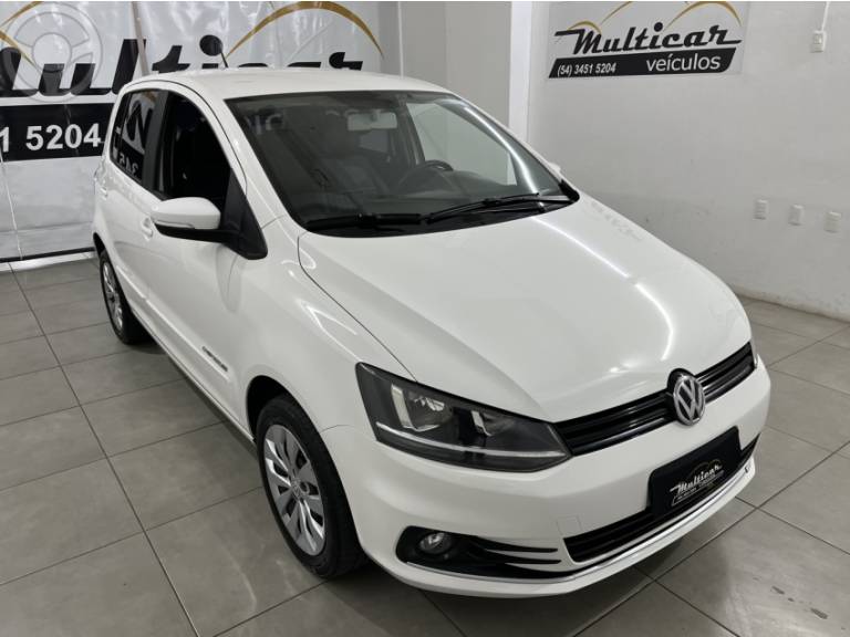 VOLKSWAGEN - FOX 1.6 MSI COMFORTLINE 8V FLEX 4P MANUAL - 2015/2015 - BRANCA - R$ 49.900,00